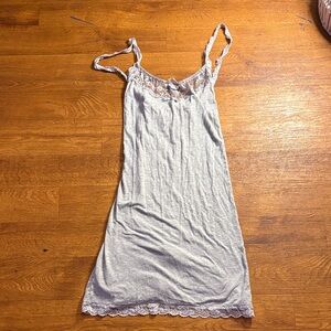 Chic Lace Trim Chemise in Light Gray